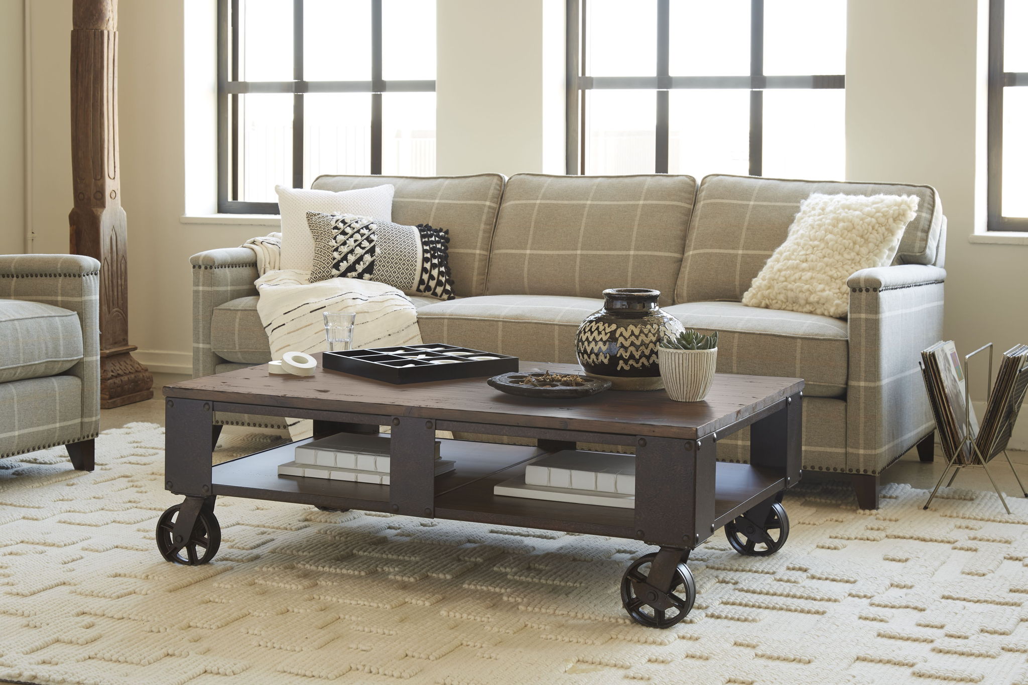 Pinebrook - Rectangular Cocktail Table (2 Braking Casters) - Distressed Natural Pine