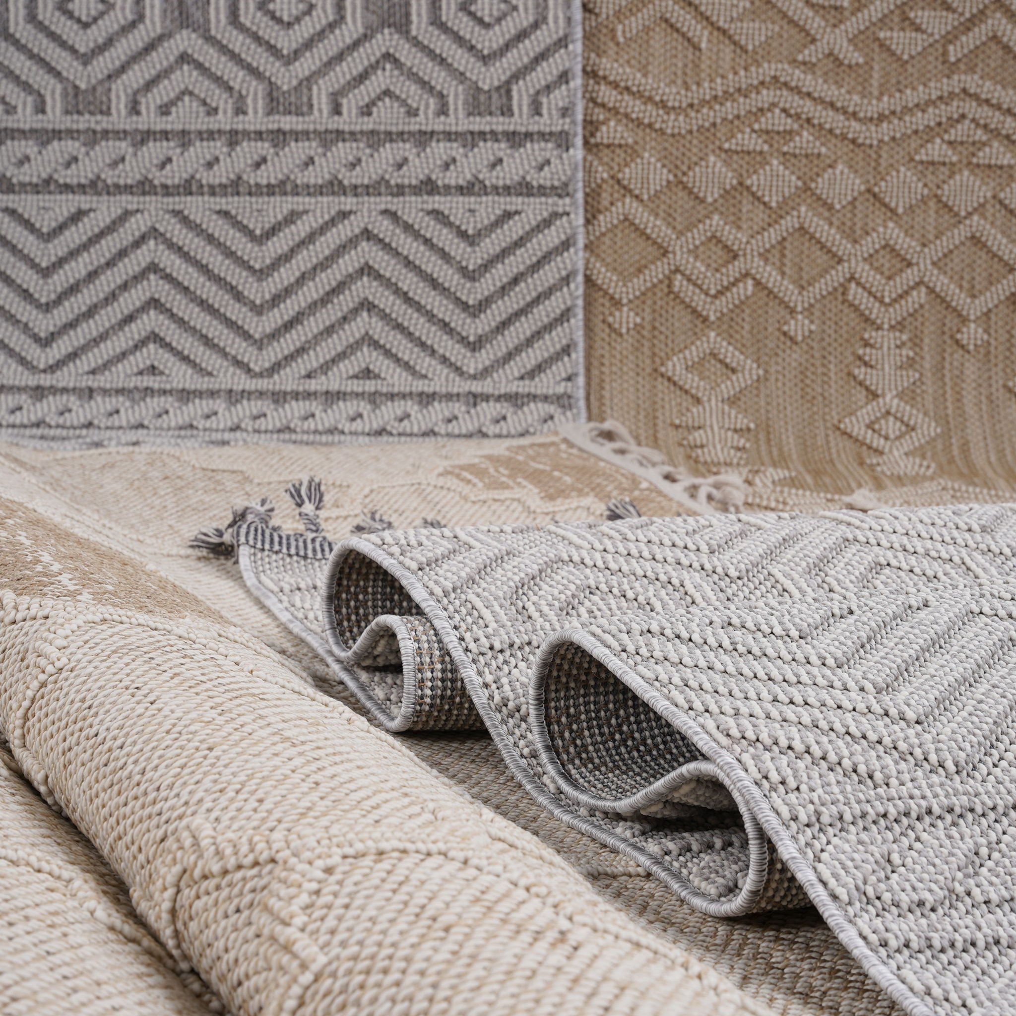 Guros - 6' X 9' Traditional Indoor / Outdoor Area Rug - Natural